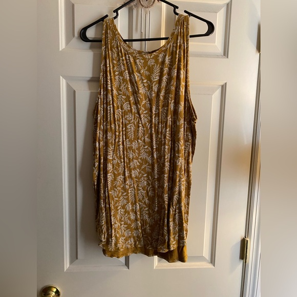 Decorative tank top - Picture 1 of 2